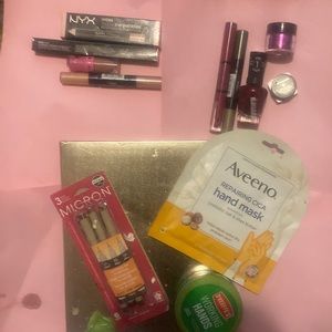 WRITERS HANDS BEGIN✒️